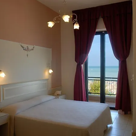 Cirillo Family Club 锡尔维玛丽娜