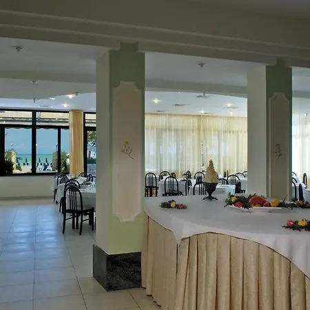 Cirillo Family Club 3* 锡尔维玛丽娜