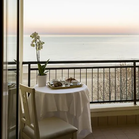 Cirillo Family Club 3* 锡尔维玛丽娜