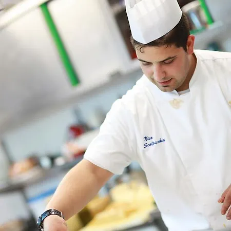 Cirillo Family Club 酒店 3*