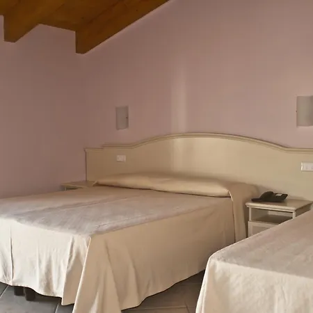 Cirillo Family Club 酒店