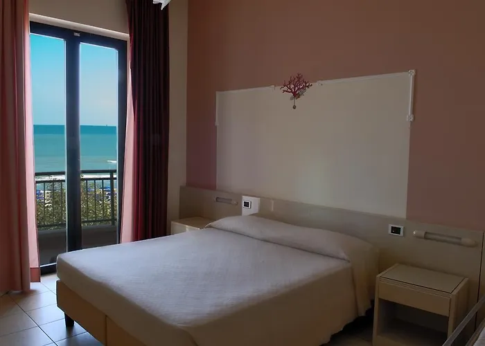 فندق Cirillo Family Club 3*